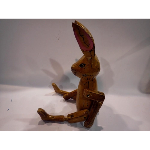 352 - Wooden shelf rabbit. UK P&P Group 2 (£20+VAT for the first lot and £4+VAT for subsequent lots)