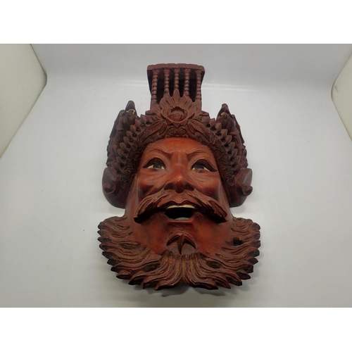 355 - Carved wooden Tribal face wall plaque, H: 26 cm. UK P&P Group 2 (£20+VAT for the first lot and £4+VA... 