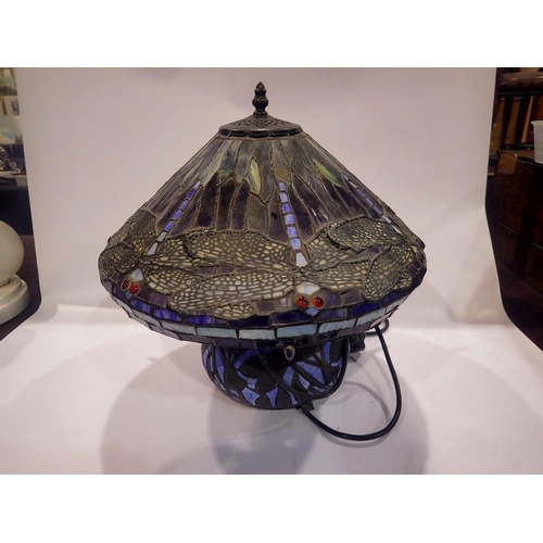 366 - Tiffany style table lamp decorated throughout with dragonflies, H: 50 cm. All electrical items in th... 