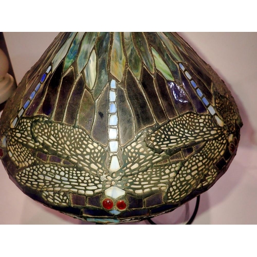 366 - Tiffany style table lamp decorated throughout with dragonflies, H: 50 cm. All electrical items in th... 