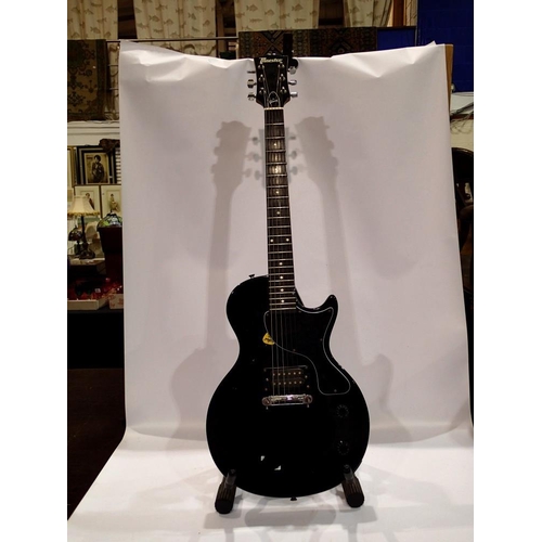 457 - Maestro by Gibson electric guitar, slightly pitted paint to neck joint, scratches to body, chip to l... 