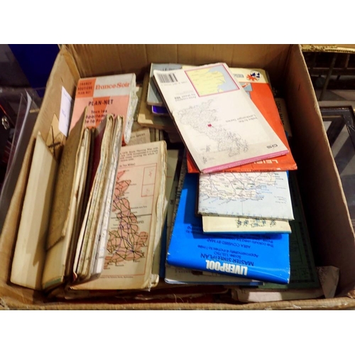 1105 - Large collection of OS and road maps. Not available for in-house P&P