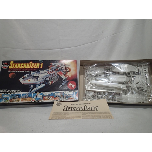 2230 - Airfix boxed 07170-9 Starcruiser 1, Gerry Anderson, boxes with wear, model on sprues in bag with ins... 