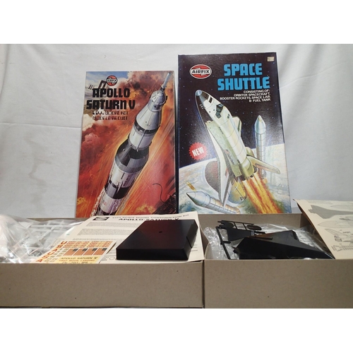 2231 - Airfix boxed 10170-5 Space Shuttle and 09170-5 Apollo Saturn V kits on sprues in bags with instructi... 