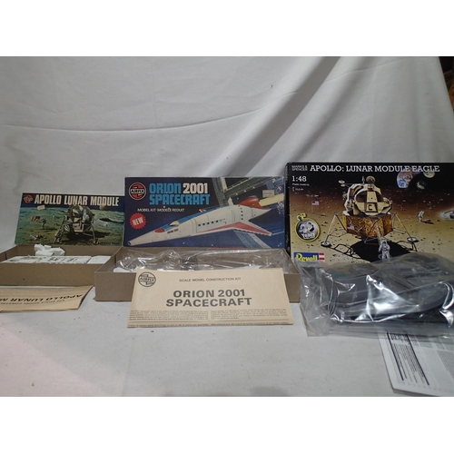 2233 - Airfix/Revell boxed 03013-5 Series 3 Lunar Module and 05171-6 Orion 2001 by Airfix. Boxed Revell Apo... 