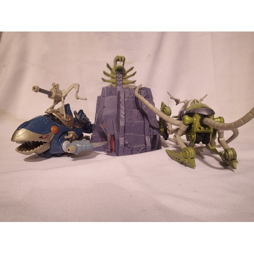 2242 - He-Man, Mattel vehicles/playset: slime pit, War Whale, Skeletor Attack squid, incomplete, in very go... 