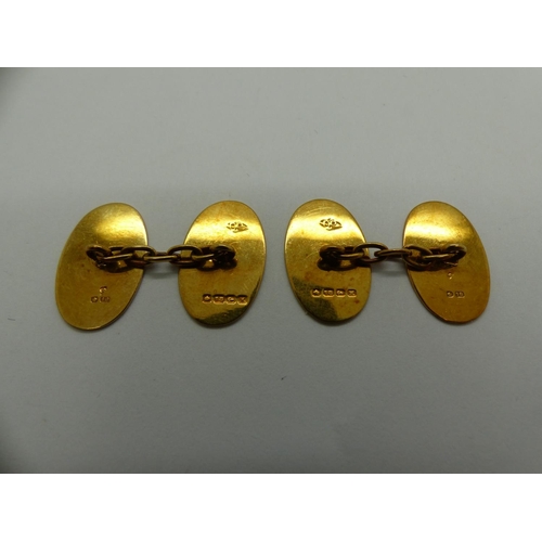 63 - Pair of 18ct gold cufflinks, face L: 20 mm, 6.1g, chains are not hallmarked. UK P&P Group 0 (£6+VAT ... 