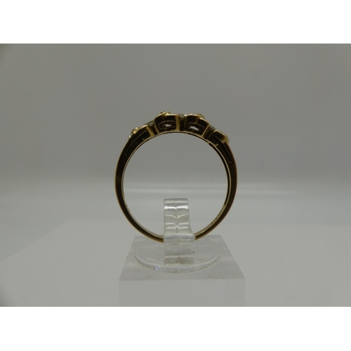 73 - 9ct gold ring set with cubic zirconia, size S, 2.0g. UK P&P Group 0 (£6+VAT for the first lot and £1... 