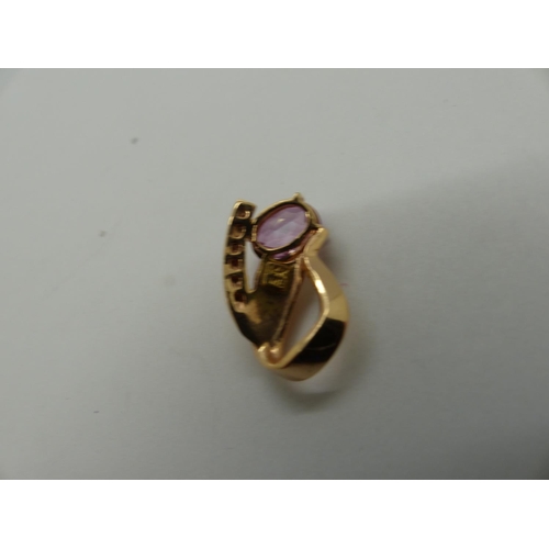 74 - 14ct gold pendant set with pink tourmaline and opal, H: 29 mm, 5.0g. UK P&P Group 0 (£6+VAT for the ... 