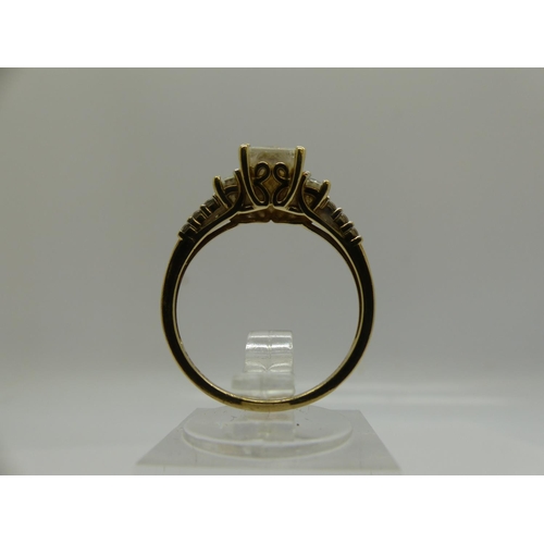 85 - 9ct gold Art Deco style ring set with cubic zirconia, size O/P, 2.8g. UK P&P Group 0 (£6+VAT for the... 