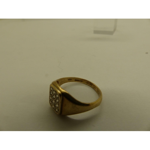 96 - 9ct gold signet ring set with cubic zirconia, size O, 2.5g. UK P&P Group 0 (£6+VAT for the first lot... 