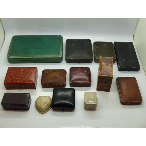 113 - Mixed antique jewellery boxes. UK P&P Group 1 (£16+VAT for the first lot and £2+VAT for subsequent l... 