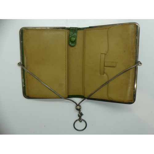 188 - Hallmarked silver and leather purse. UK P&P Group 0 (£6+VAT for the first lot and £1+VAT for subsequ... 