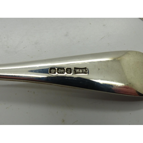 202 - Walker & Hall hallmarked silver fish servers, 215g. UK P&P Group 2 (£20+VAT for the first lot and £4... 