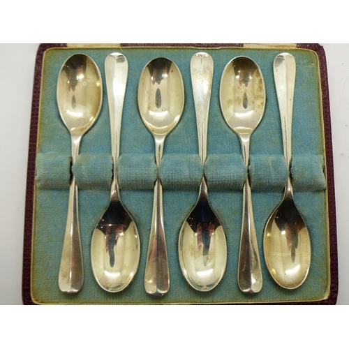 212 - Six hallmarked silver spoons, Sheffield assay, 130g, boxed. UK P&P Group 1 (£16+VAT for the first lo... 