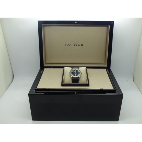 168 - Bulgari Solotempo gents quartz wristwatch with date aperture, on a black leather strap, with inner a... 