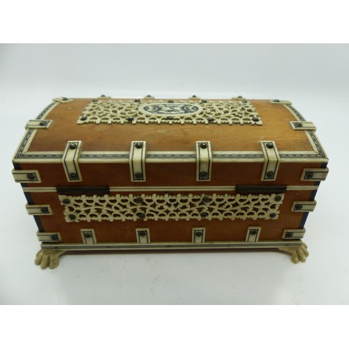 226 - Ornamental miniature chest, L: 12 cm. UK P&P Group 1 (£16+VAT for the first lot and £2+VAT for subse... 