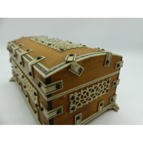 226 - Ornamental miniature chest, L: 12 cm. UK P&P Group 1 (£16+VAT for the first lot and £2+VAT for subse... 