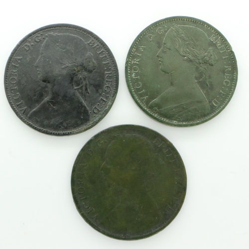 2099 - Three bronze pennies of Queen Victoria - circulated F+. UK P&P Group 0 (£6+VAT for the first lot and... 