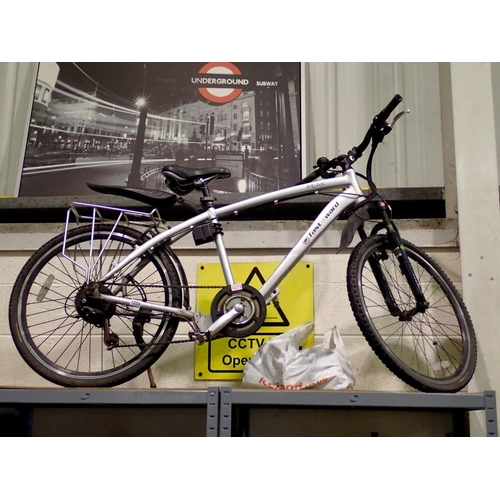 1059 - Peak Fast4ward electric bike with charger and two batteries. Not available for in-house P&P