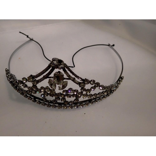 1067 - Boxed white metal tiara by Hallett-Warr. UK P&P Group 1 (£16+VAT for the first lot and £2+VAT for su... 