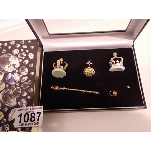 1087 - Boxed Historical Royal jewels collection. UK P&P Group 1 (£16+VAT for the first lot and £2+VAT for s... 