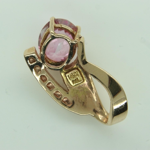 49 - 14ct gold pendant set with pink tourmaline and hard stone, H: 29 mm, 5.0g. UK P&P Group 0 (£6+VAT fo... 