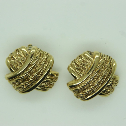 75 - Oscar De La Renta pair of clip-on earrings. UK P&P Group 0 (£6+VAT for the first lot and £1+VAT for ... 