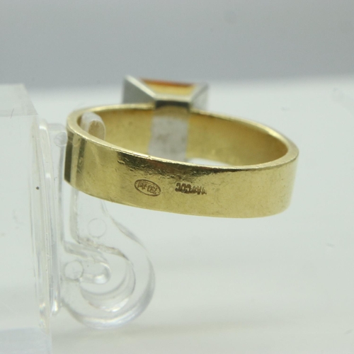 76 - 18ct gold ring, size M with emerald cut topaz, 5.4g. UK P&P Group 0 (£6+VAT for the first lot and £1... 