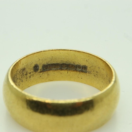 81 - 22ct gold band, size M, 6.6g. UK P&P Group 0 (£6+VAT for the first lot and £1+VAT for subsequent lot... 