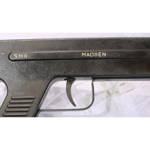 2091 - Madsen 1970's full size replica SMG by Hudson. UK P&P Group 3 (£30+VAT for the first lot and £8+VAT ... 