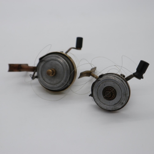 2027 - Two vintage brass reels. UK P&P Group 1 (£16+VAT for the first lot and £2+VAT for subsequent lots)