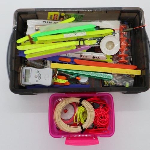 2032 - Collection of mixed coarse fishing tackle. UK P&P Group 2 (£20+VAT for the first lot and £4+VAT for ... 