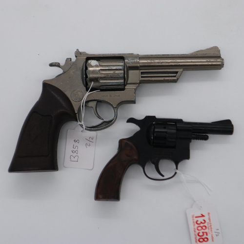 2075 - Phoenix Arms Company .38 Blank revolver and a Smith and Wesson style 12 shot cap gun. UK P&P Group 2... 