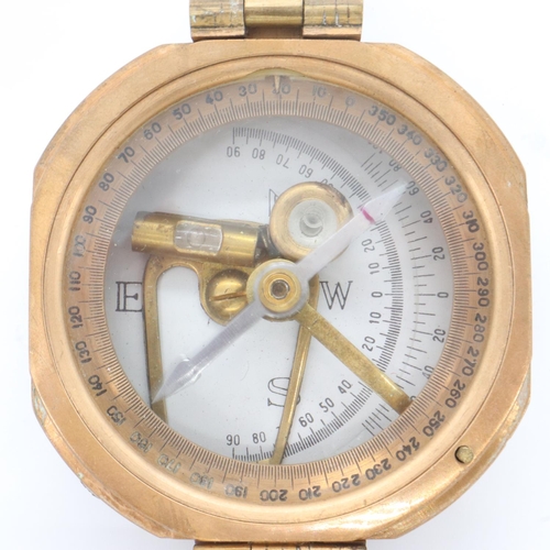 2118 - An early 20th century brass cased navigation compass, no visible marks. UK P&P Group 1 (£16+VAT for ... 