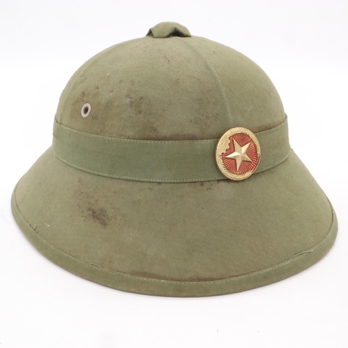 2141 - Vietnam War Era North Vietnamese Army (NVA) Fiber Helmet, UK P&P Group 2 (£20+VAT for the first lot ... 