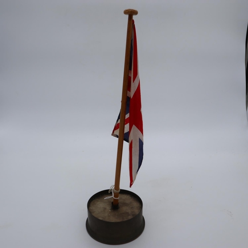 2154A - British WWI trench art flagpole, formed from a 1916 dated Howitzer artillery shell case. UK P&P Grou... 
