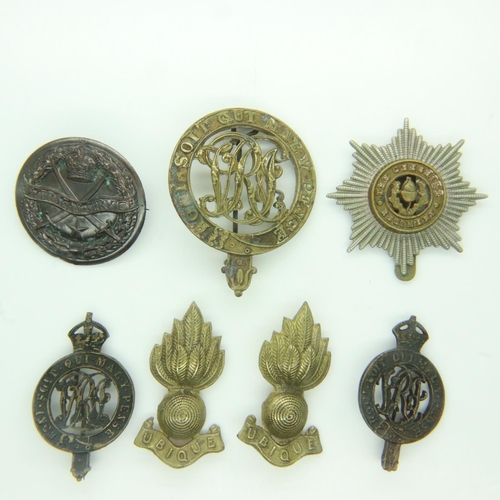 2213 - A quantity of British WWI-II cap badges. UK P&P Group 1 (£16+VAT for the first lot and £2+VAT for su... 