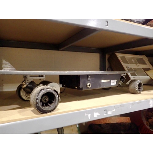 1007 - Battery powered longboard, no charger present. Not available for in-house P&P