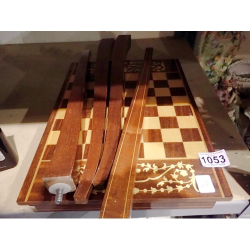 1053 - Staunton chess set (one rook absent), with a musical board table. King 7cm. UK P&P Group 3 (£30+VAT ... 