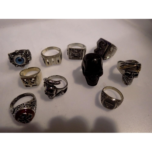 1060 - Quantity of mixed large gothic and ornate rings. UK P&P Group 1 (£16+VAT for the first lot and £2+VA... 