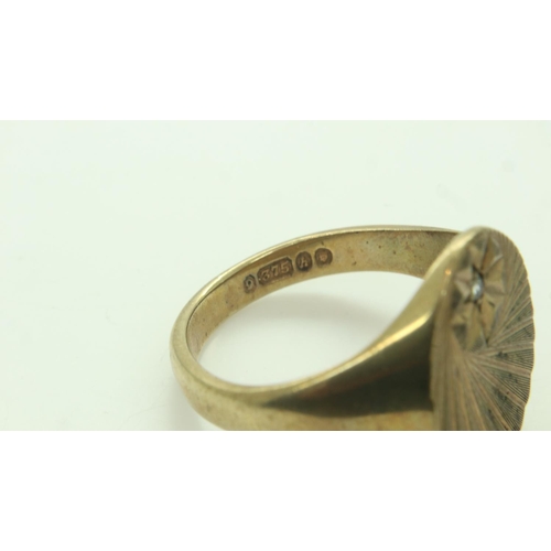 15 - Four 9ct gold gents signet rings, combined weight 21.6g. UK P&P Group 1 (£16+VAT for the first lot a... 
