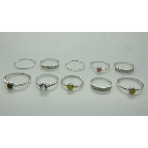 16 - Ten sterling silver rings. UK P&P Group 0 (£6+VAT for the first lot and £1+VAT for subsequent lots)