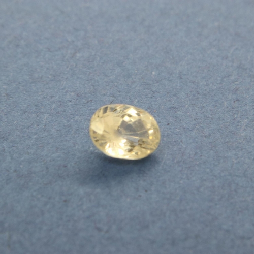28 - Loose natural oval cut sapphire: 0.93ct. UK P&P Group 0 (£6+VAT for the first lot and £1+VAT for sub... 