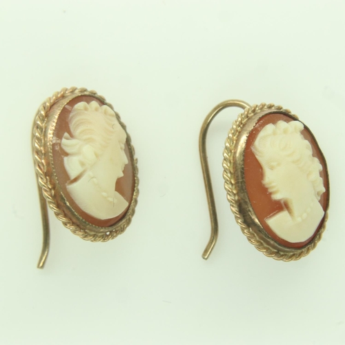 37 - Pair of 9ct gold cameo earrings, 2.0g. UK P&P Group 0 (£6+VAT for the first lot and £1+VAT for subse... 