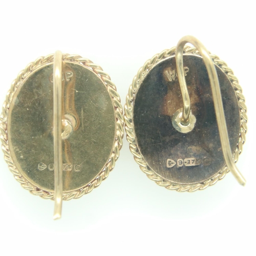 37 - Pair of 9ct gold cameo earrings, 2.0g. UK P&P Group 0 (£6+VAT for the first lot and £1+VAT for subse... 