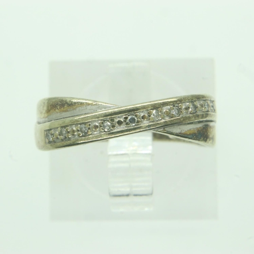 58 - 9ct gold crossover ring set with diamonds, size L, 2.0g. UK P&P Group 0 (£6+VAT for the first lot an... 