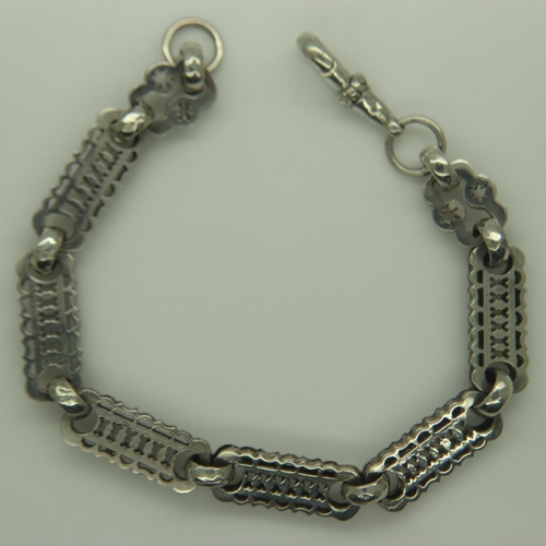 88 - Boxed white metal ornate bracelet stamped 9ct on hook, 20g. UK P&P Group 1 (£16+VAT for the first lo... 