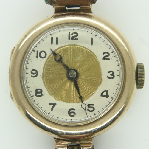 104 - 9ct gold ladies wristwatch with leather strap. UK P&P Group 1 (£16+VAT for the first lot and £2+VAT ... 
