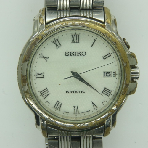 113 - Seiko gents Seiko Kinetic wristwatch on a stainless steel bracelet, working at lotting up. UK P&P Gr... 